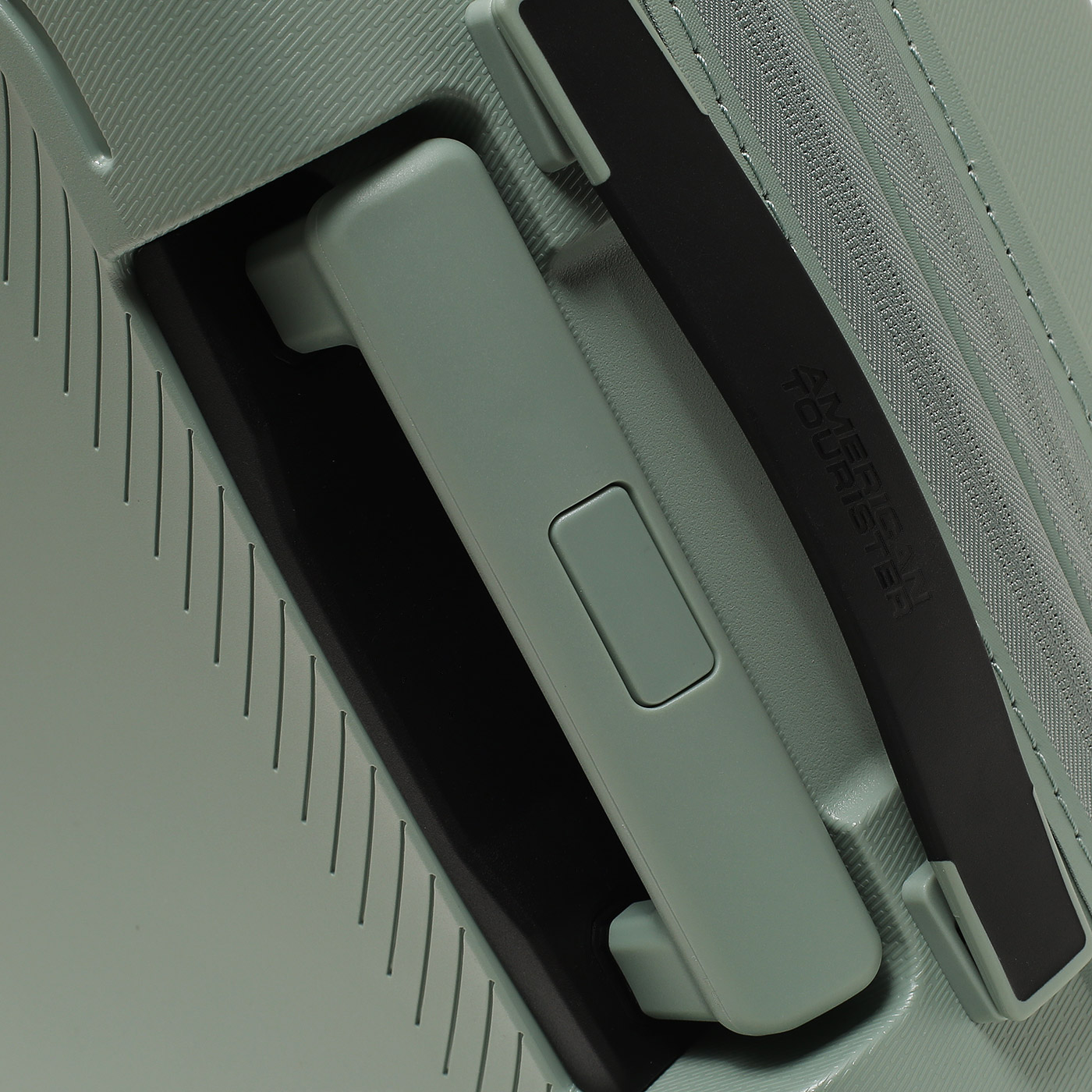 Чемодан на колесах American Tourister Dashpop