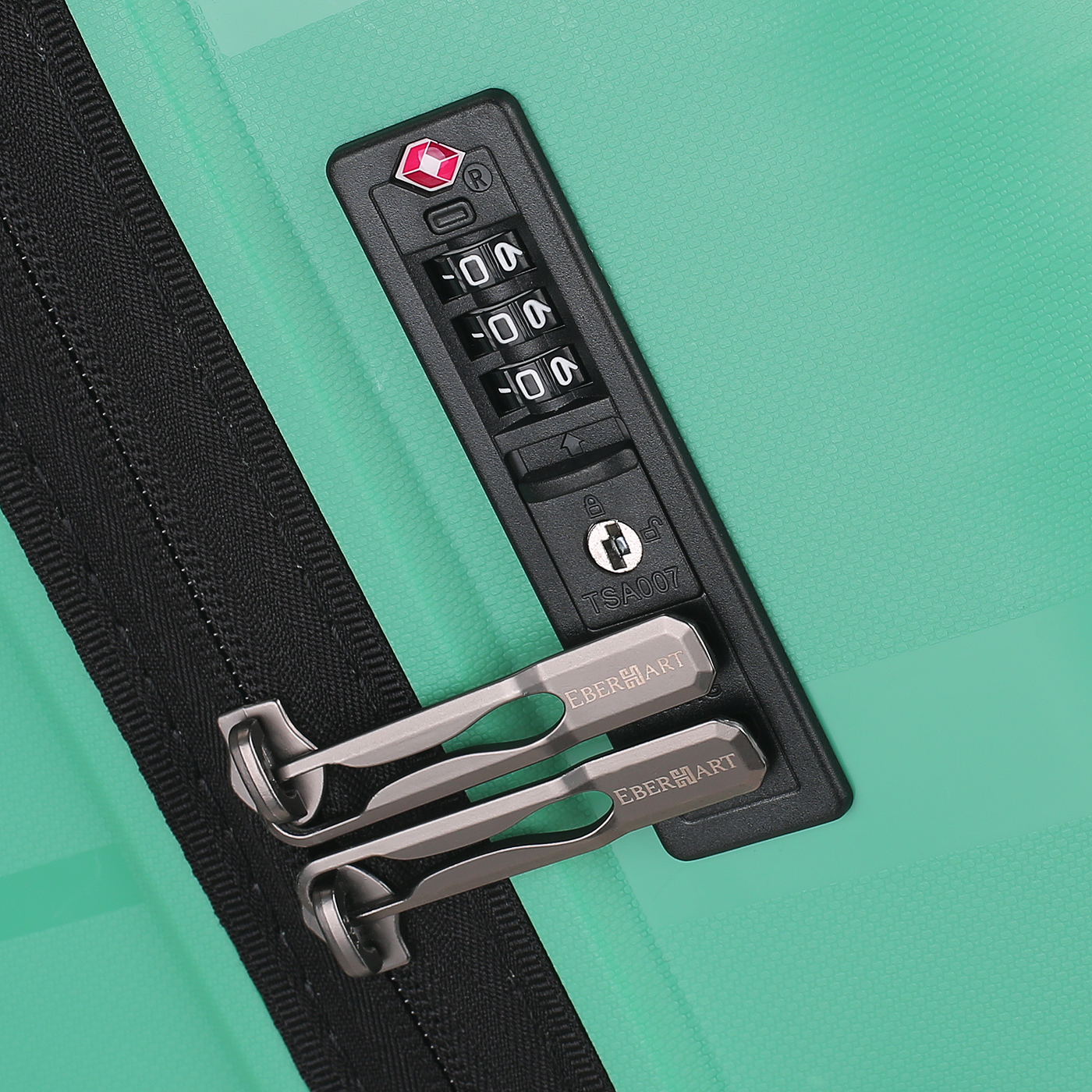 Чемодан большой L из полипропилена Eberhart Wave