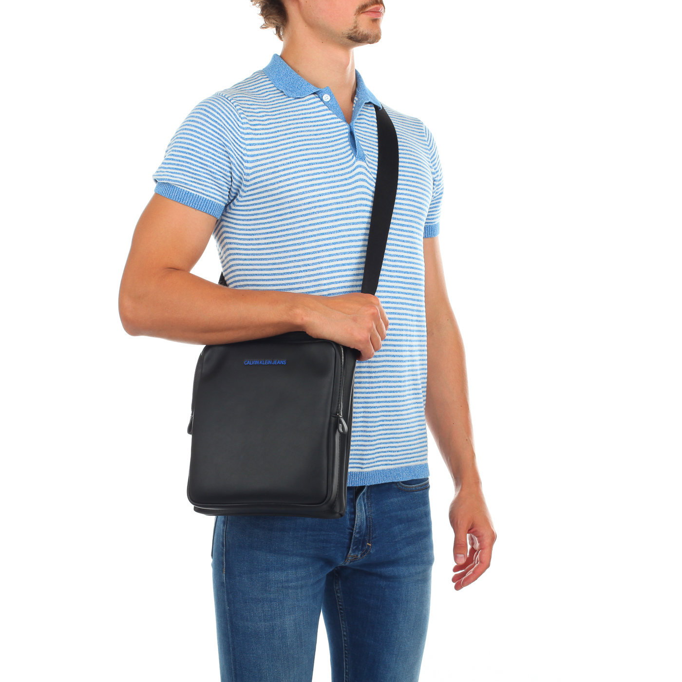Сумка-планшет с плечевым ремнем Calvin Klein Jeans Pre Fall